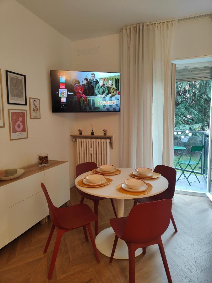 شقة Elegante Bilocale A Milano Con Balcone المظهر الخارجي الصورة
